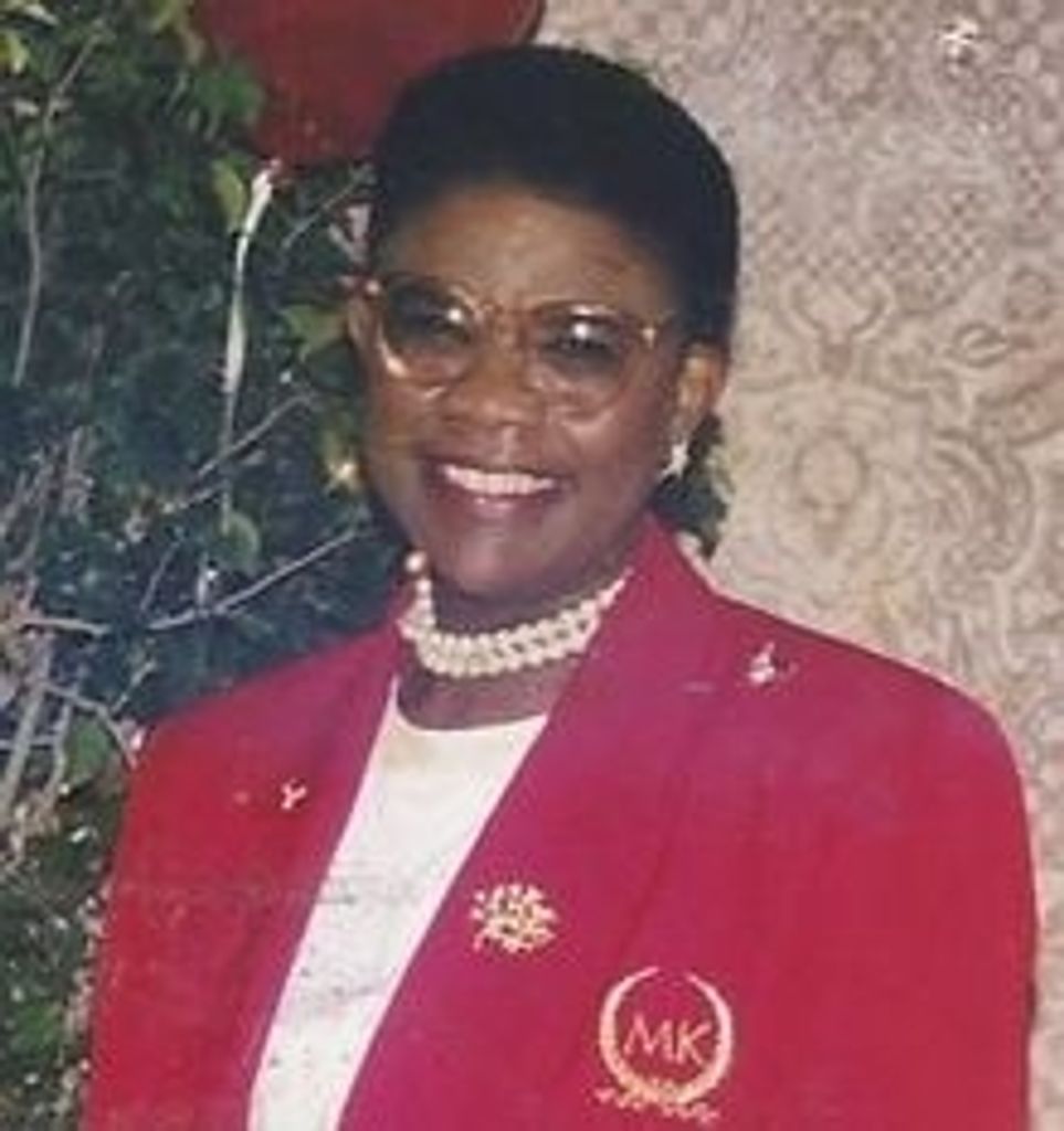 Mrs Angela Reyes