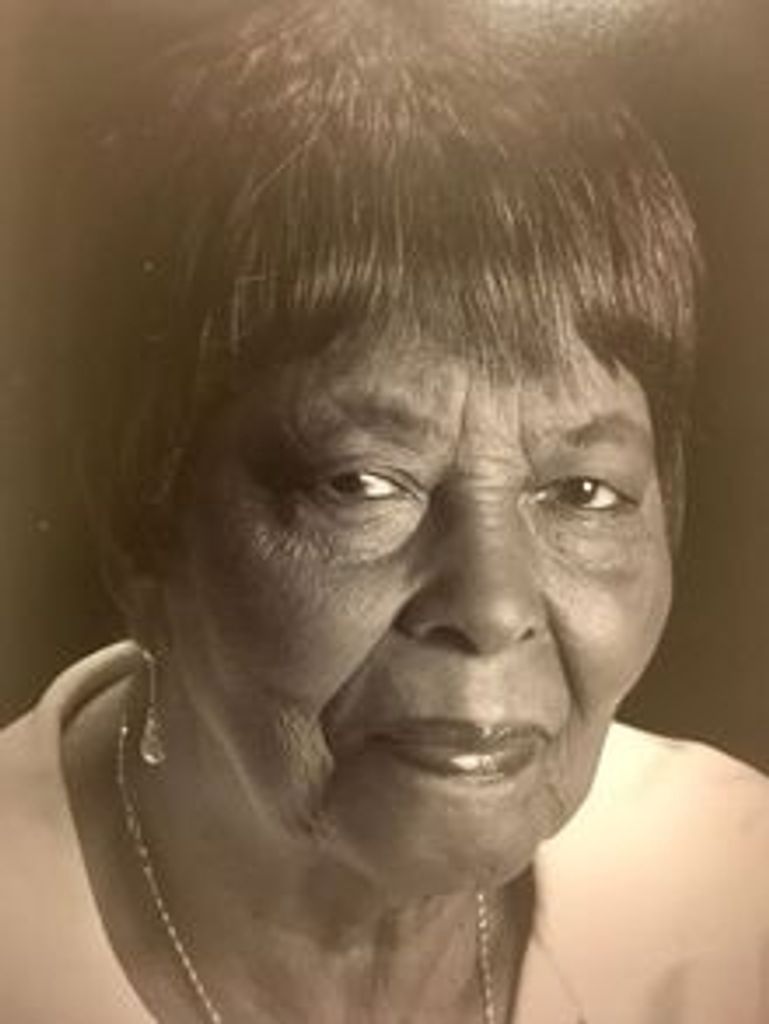 Ms Roslyn King