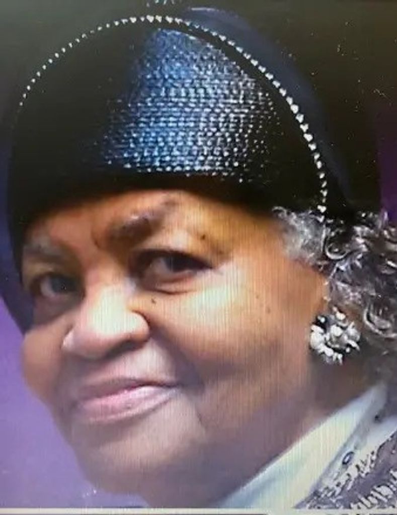 Johnnie (Murphy)  Smith-Robinson