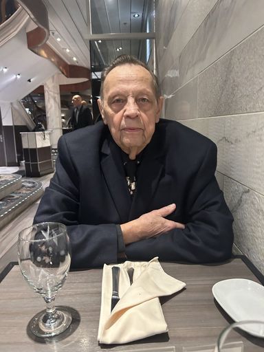 Thomas Giles, Jr Profile Photo
