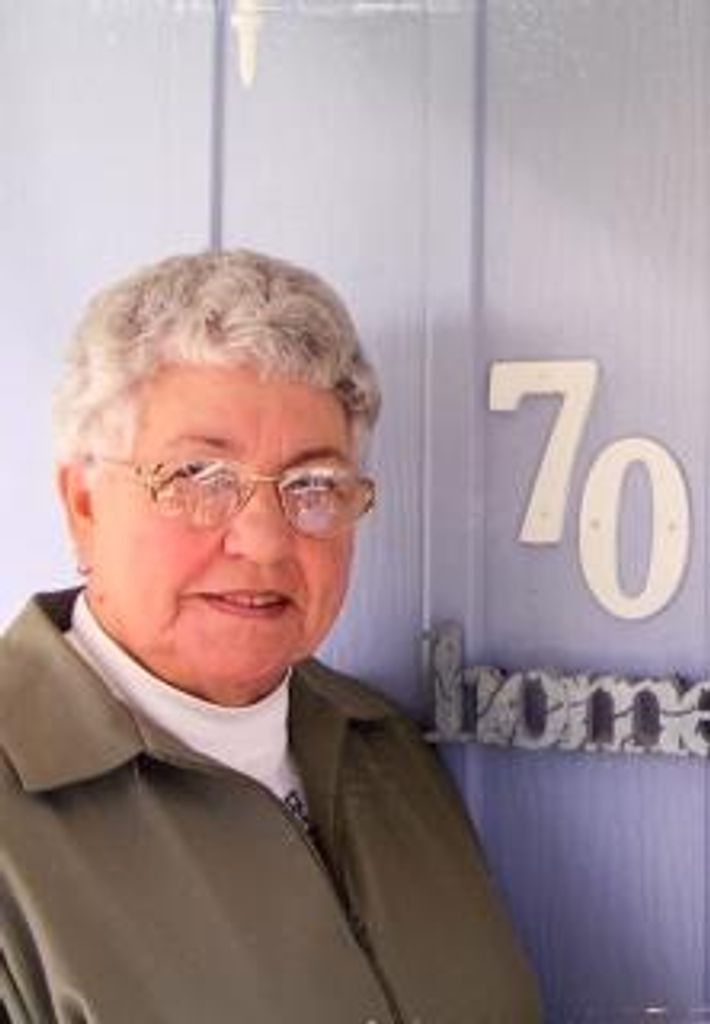 Edna  Theresa Pinder