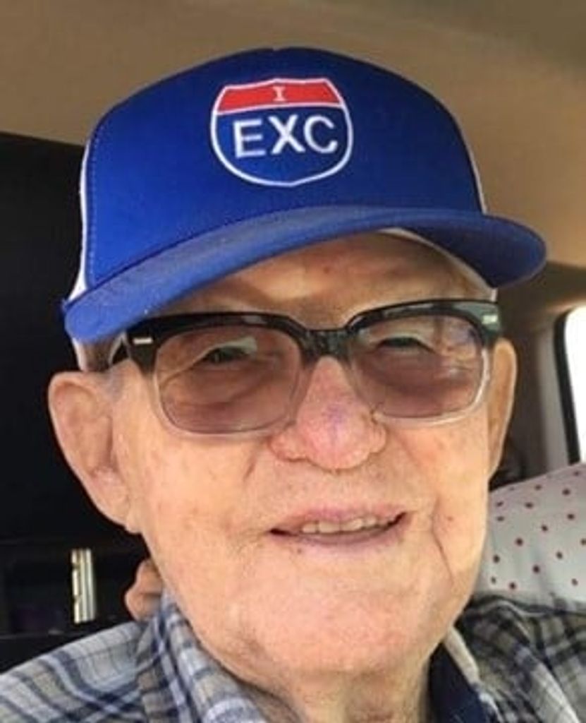 Lee Elvin Tucker