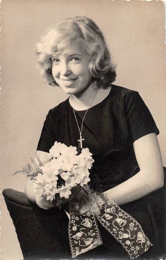 Evelyne Fox photo gallery thumbnail 7 of 53
