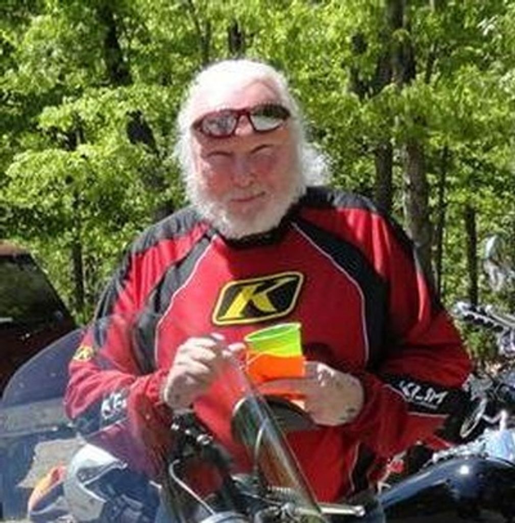 Robert William Custer Profile Photo