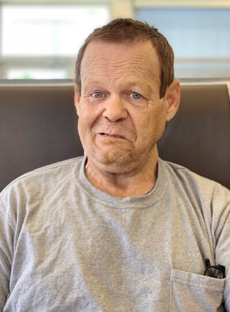 Dennis "Ron" Ronald Kinsey