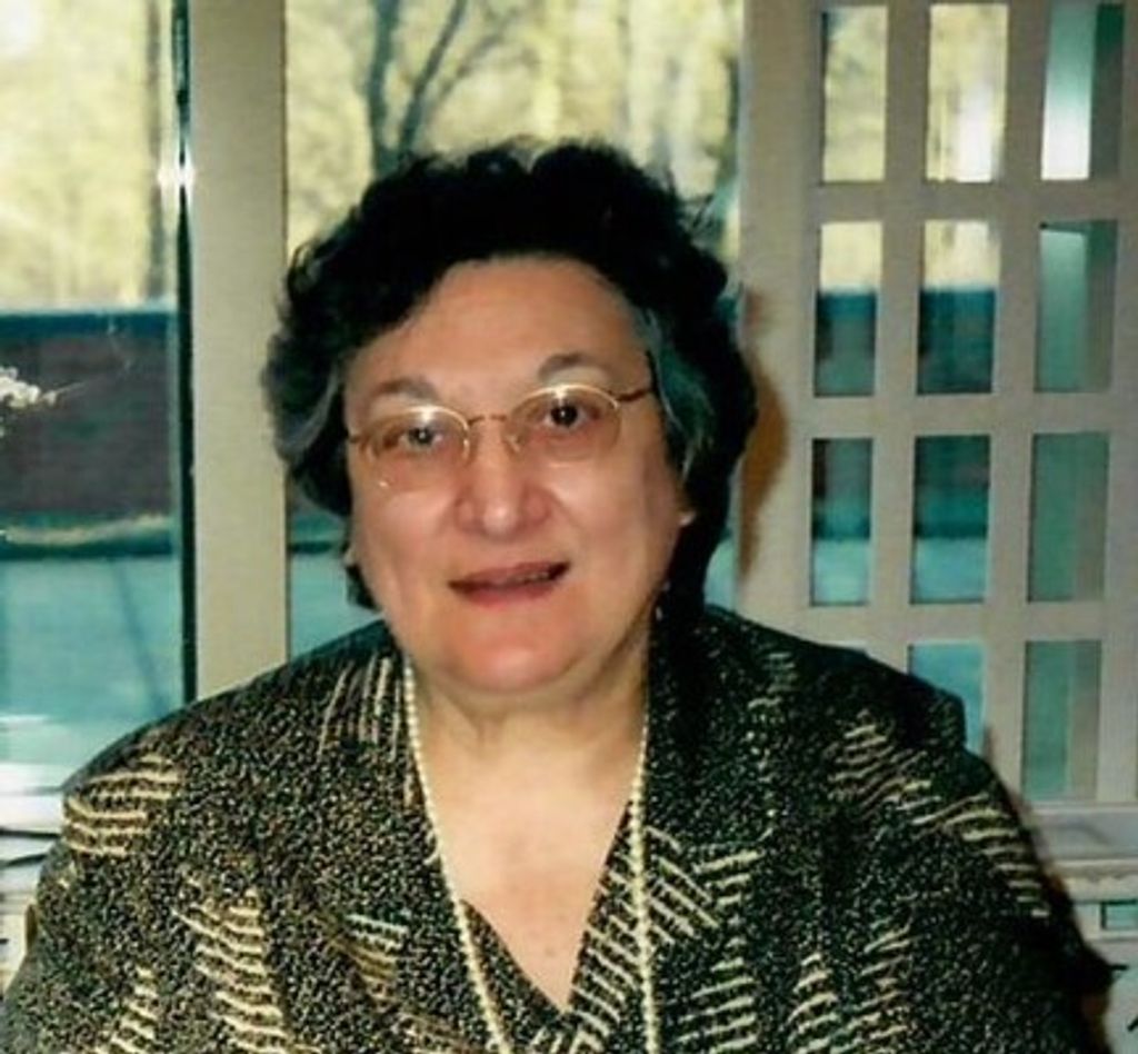 Clare E. Tattoli Profile Photo