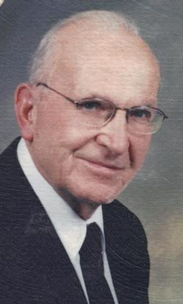 Leland "Lee" L. Smith