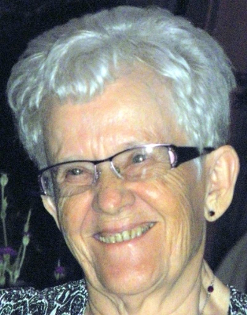 Della Marian Winther Profile Photo