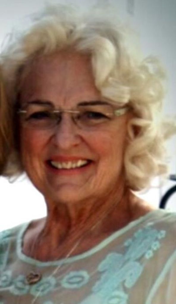 Diane Holt Profile Photo