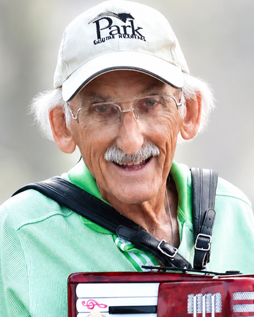 David Roland Wells Profile Photo