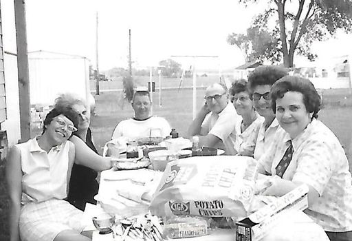 Linda L. Dilling photo gallery thumbnail 9 of 79