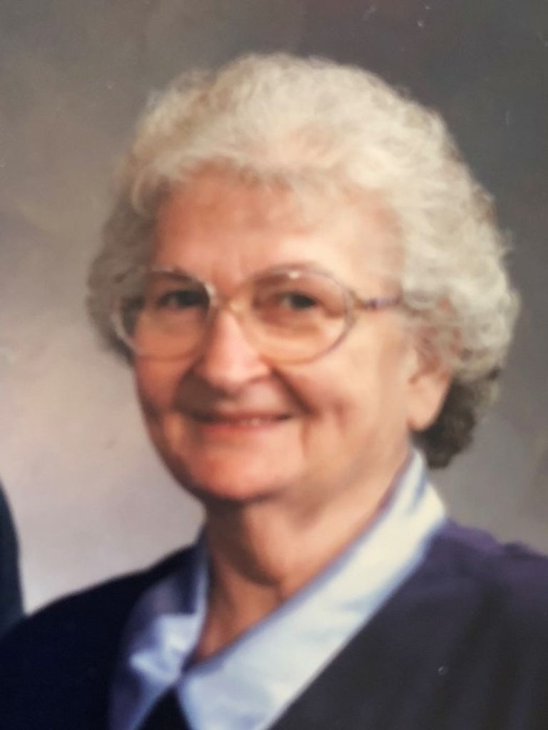 Halga Joan Holt