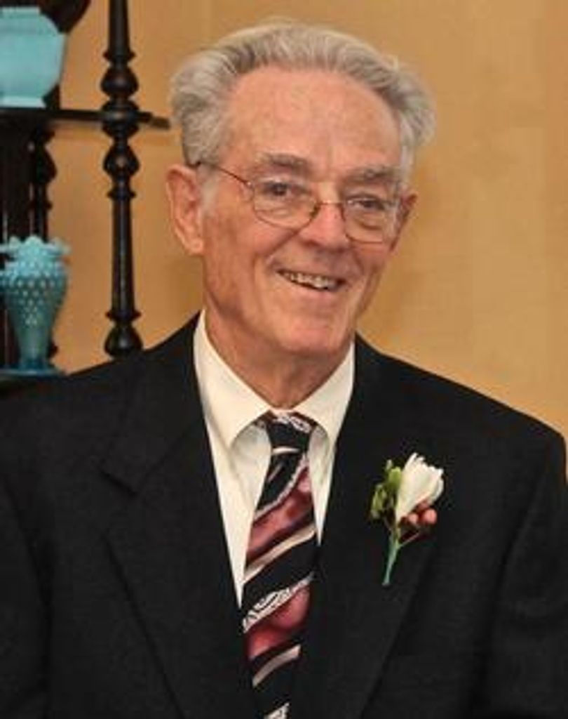 Robert Kary Mullen Profile Photo