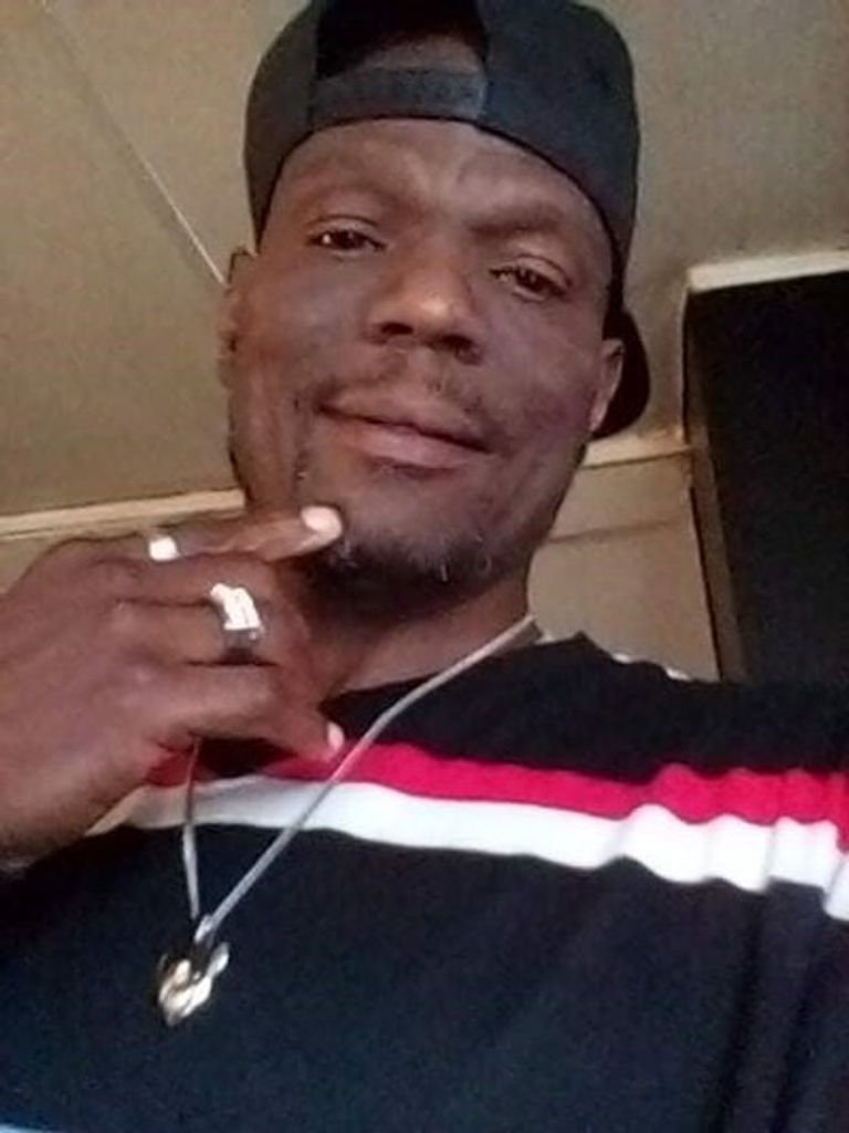 Claude Simmons Profile Photo