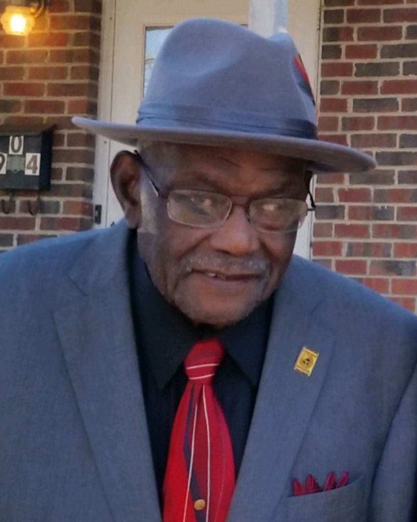 Alexander Edwards Profile Photo