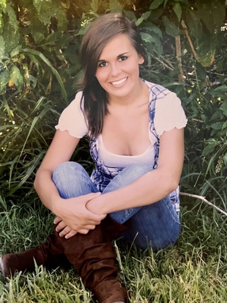 Erin Davis Profile Photo