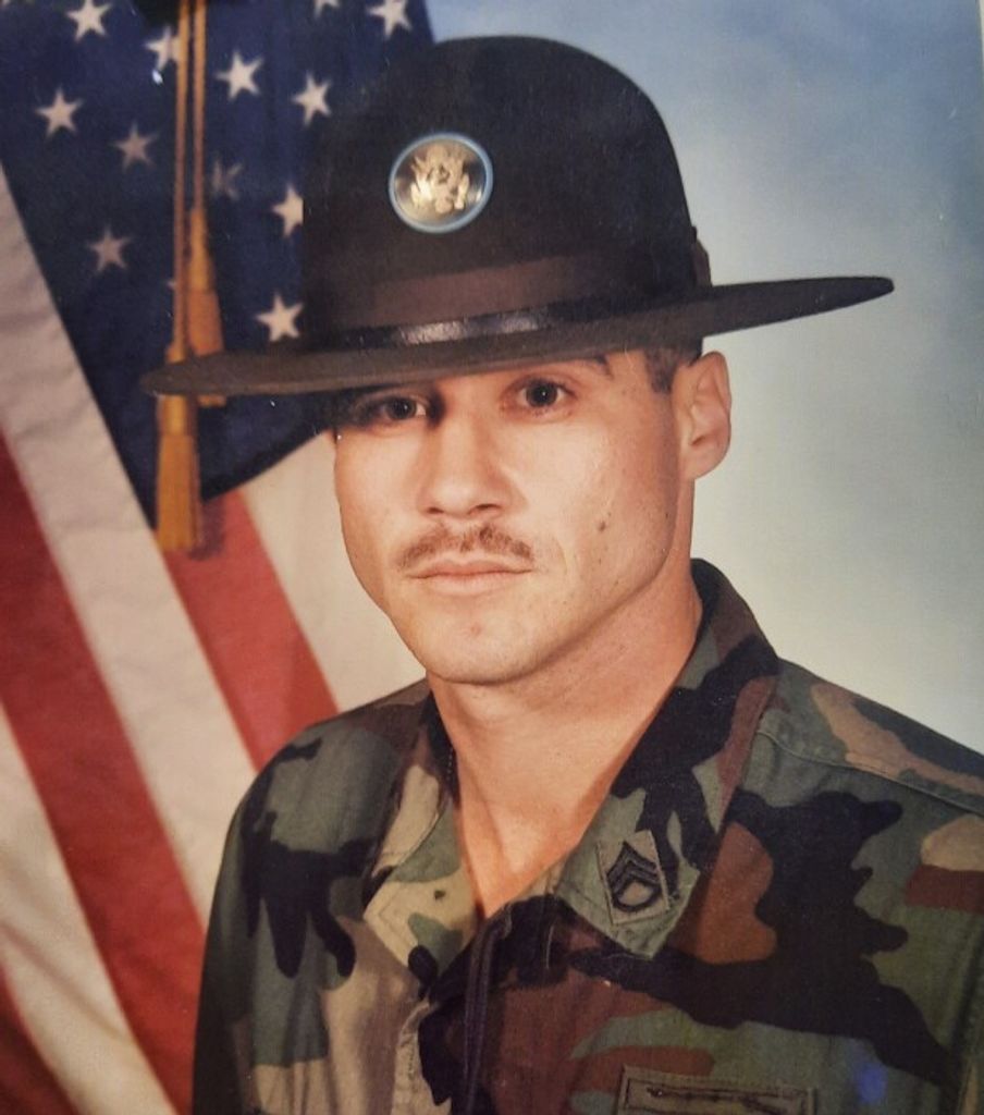 Clyde M. Gãss Ii