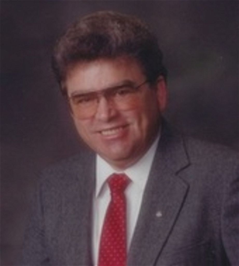 Raymond R Hoover