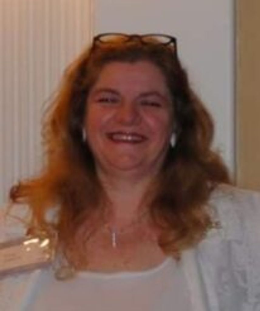 Cindy J Derr