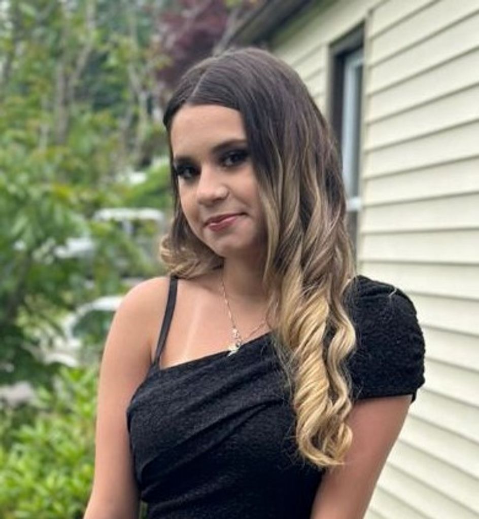 Adrijana Sherry  Rizvani Mina