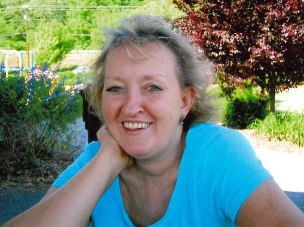 Donna (Maye)  Tucker