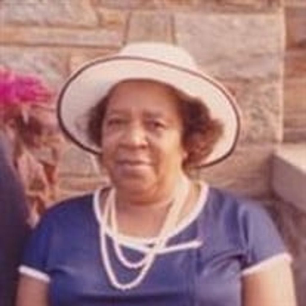 Elizabeth Hunter