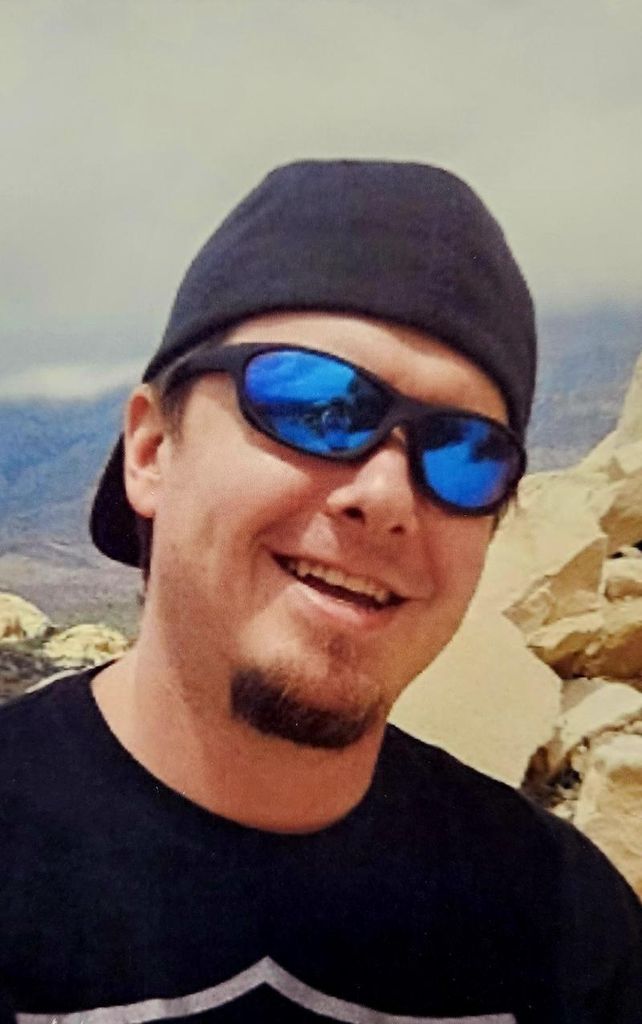 Alex Leon Dirks Profile Photo