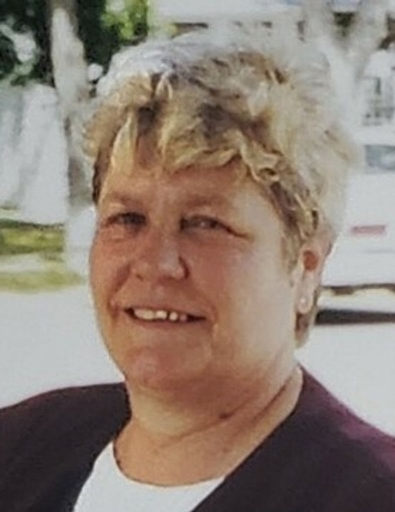 Carolyn Jo Warren
