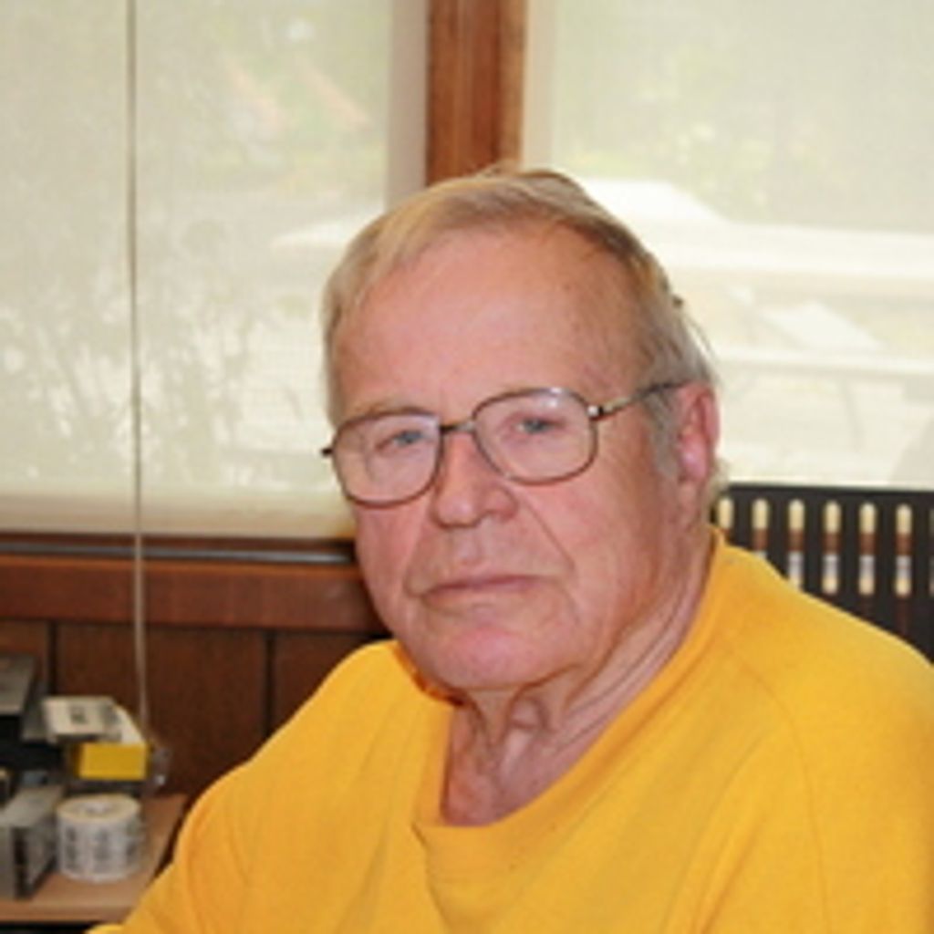 Robert Scott Mckinnon Profile Photo