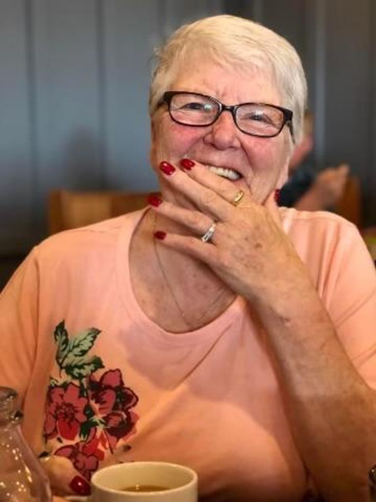 Helen M Farley Profile Photo