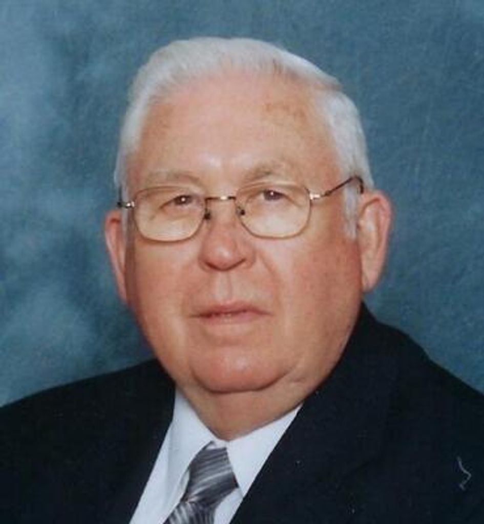 Kenneth Davis Profile Photo