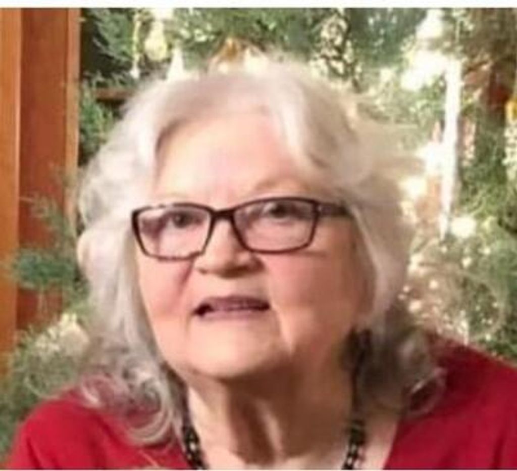 Elizabeth "Liz" Strahan Profile Photo