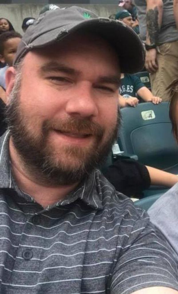 Kenneth "Kenny" E. Hendricks