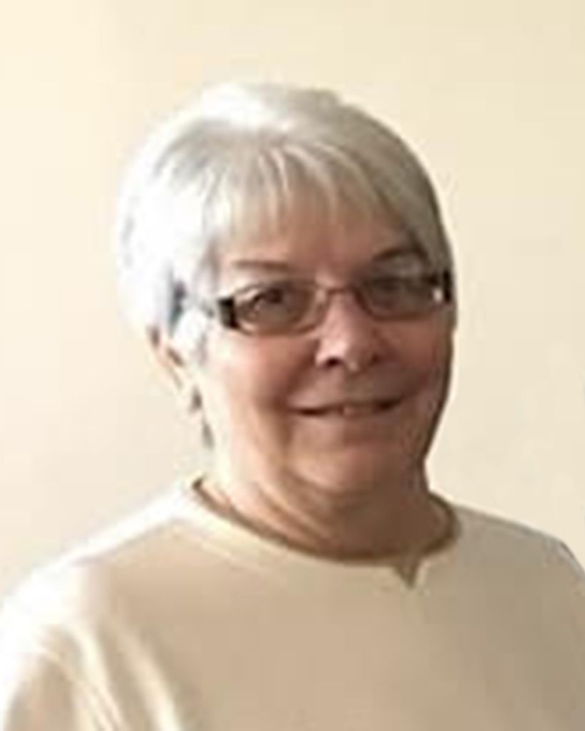 Helen "Joyce" Saunders (nee Fletcher) Profile Photo