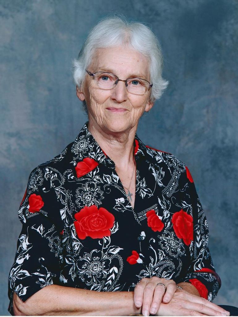 Tina Serviss Profile Photo