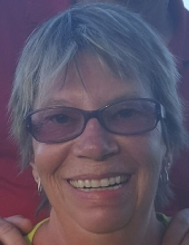 Linda  Muriel Macdonald