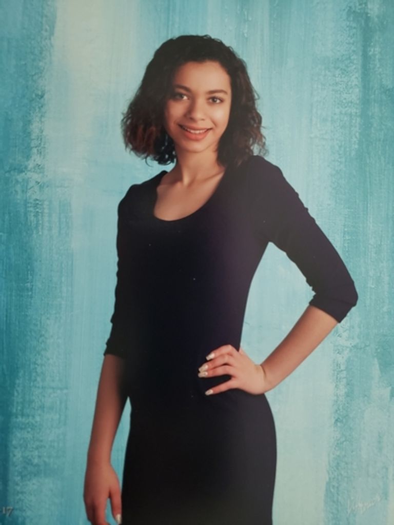 Bella Noelle Lavalle Profile Photo