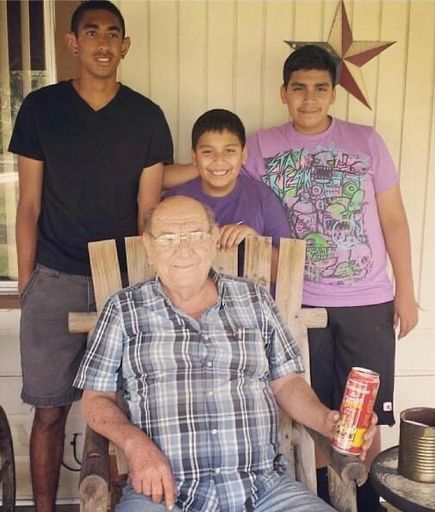 Roel Gutierrez de la Garza photo gallery thumbnail 11 of 41