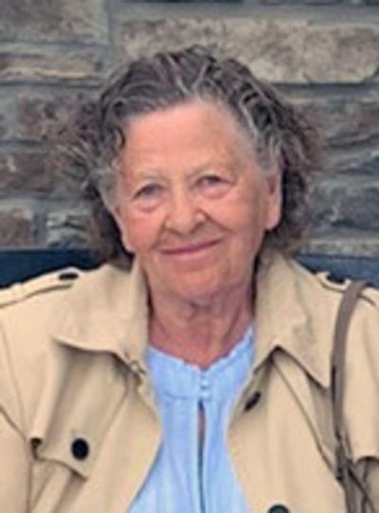 Elizabeth Webb Profile Photo