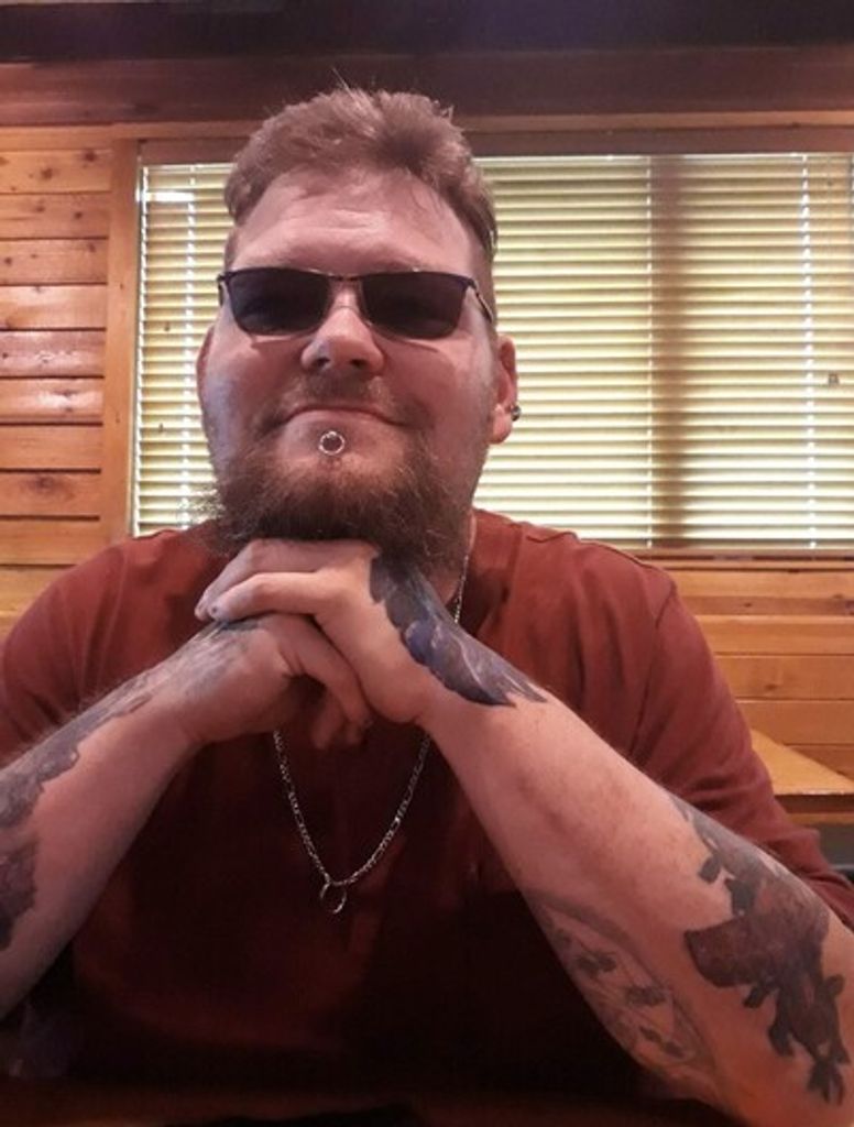 Chad Eric Warren Profile Photo