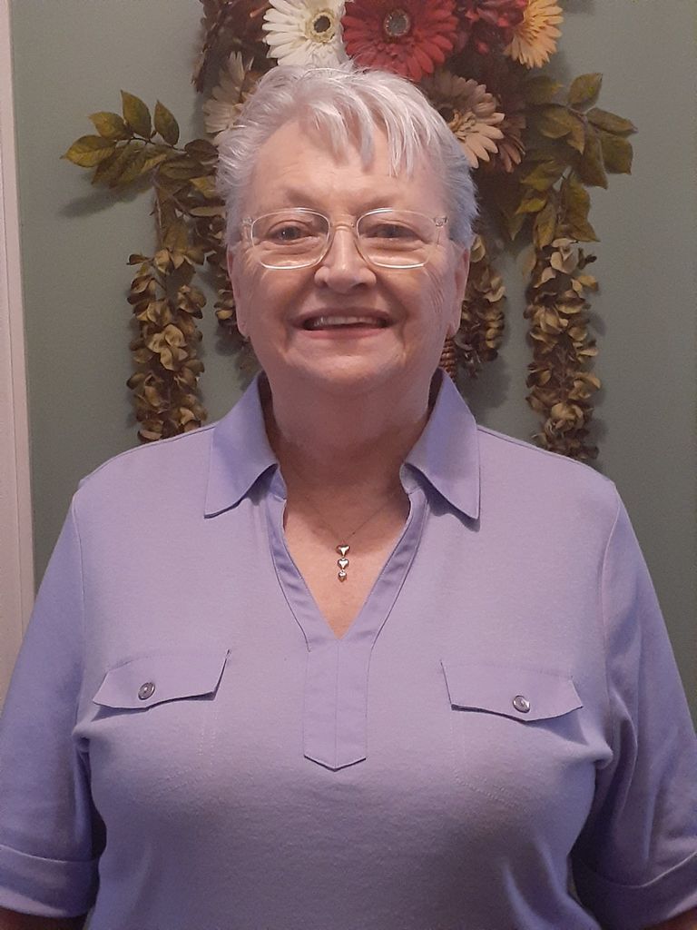 Julie Marie Schaff Profile Photo