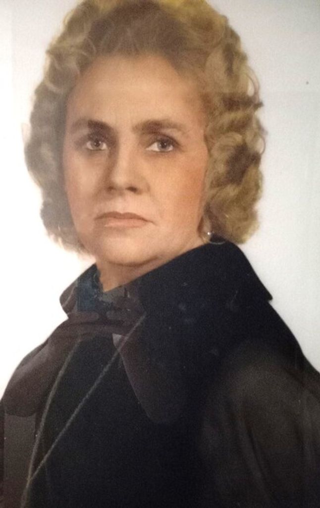 Nellie Ainsworth Profile Photo