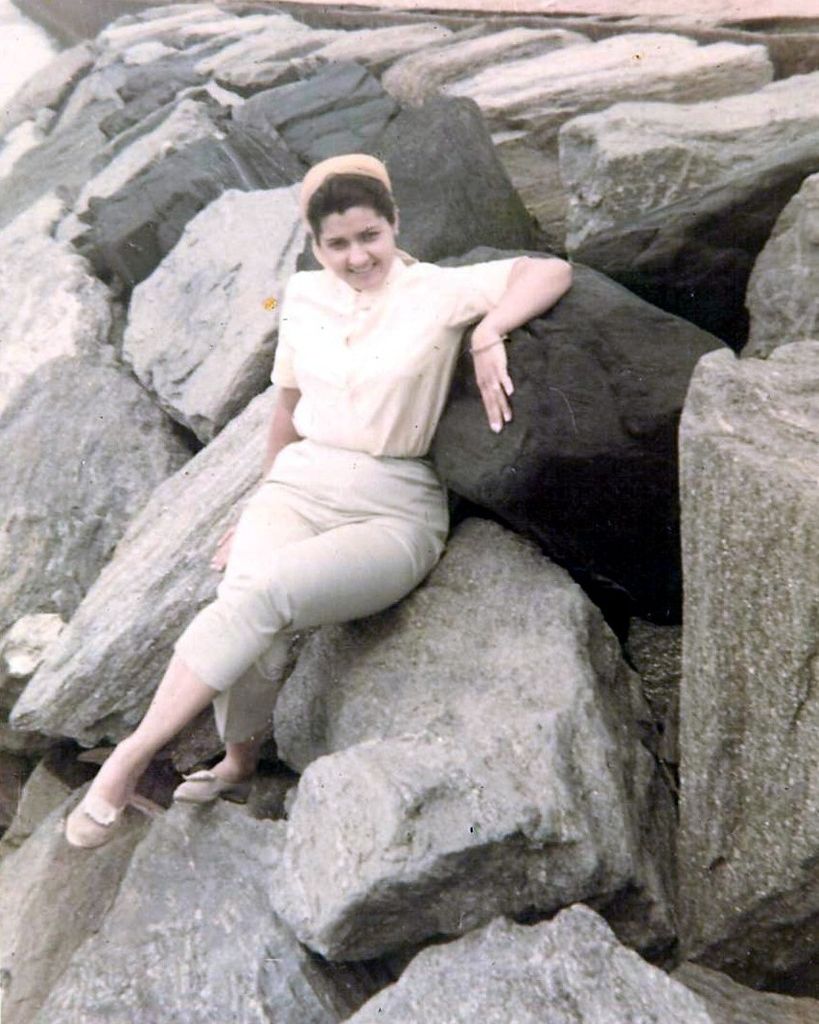 ELENA SIMON DE LEON