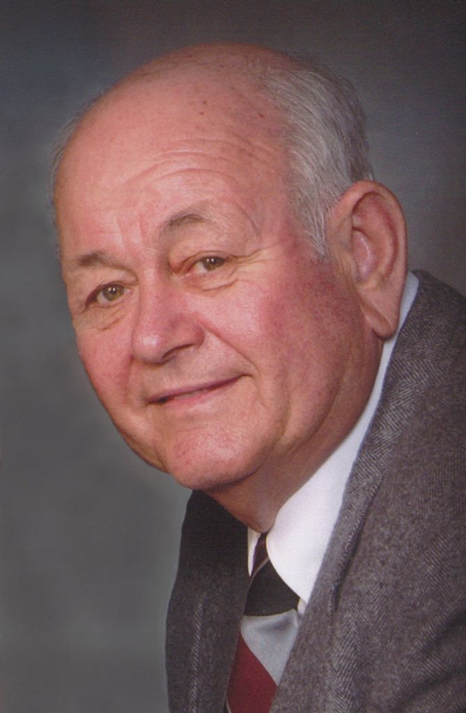 Robert "Bob" E. Richards