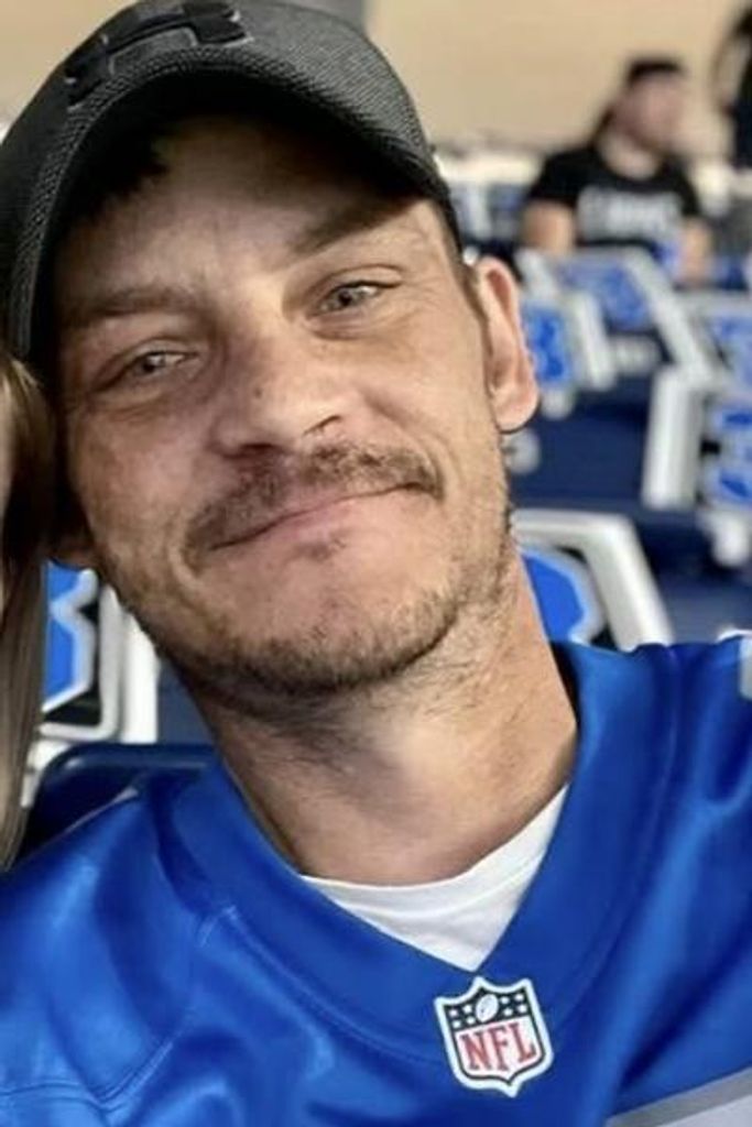Brian Lee Breuss Profile Photo