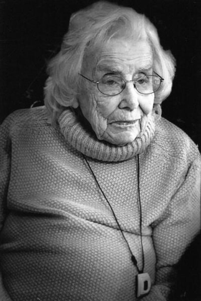 Elizabeth Barnett Profile Photo