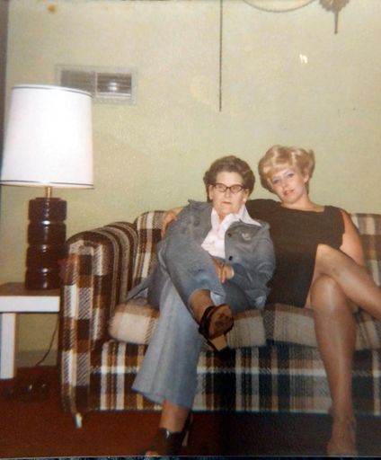Loretta Rogers photo gallery thumbnail 8 of 126