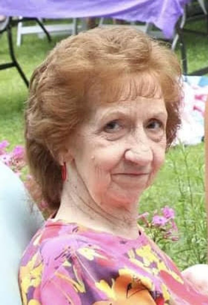 Marilyn M. (Bennett)  Roth