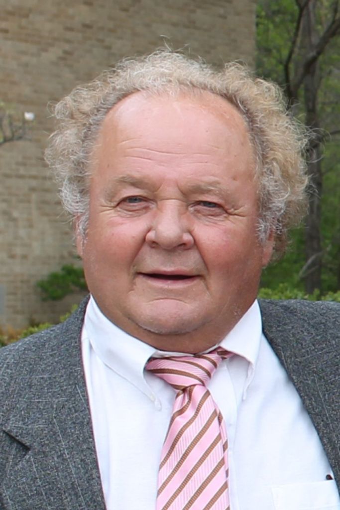 James D Hilburn