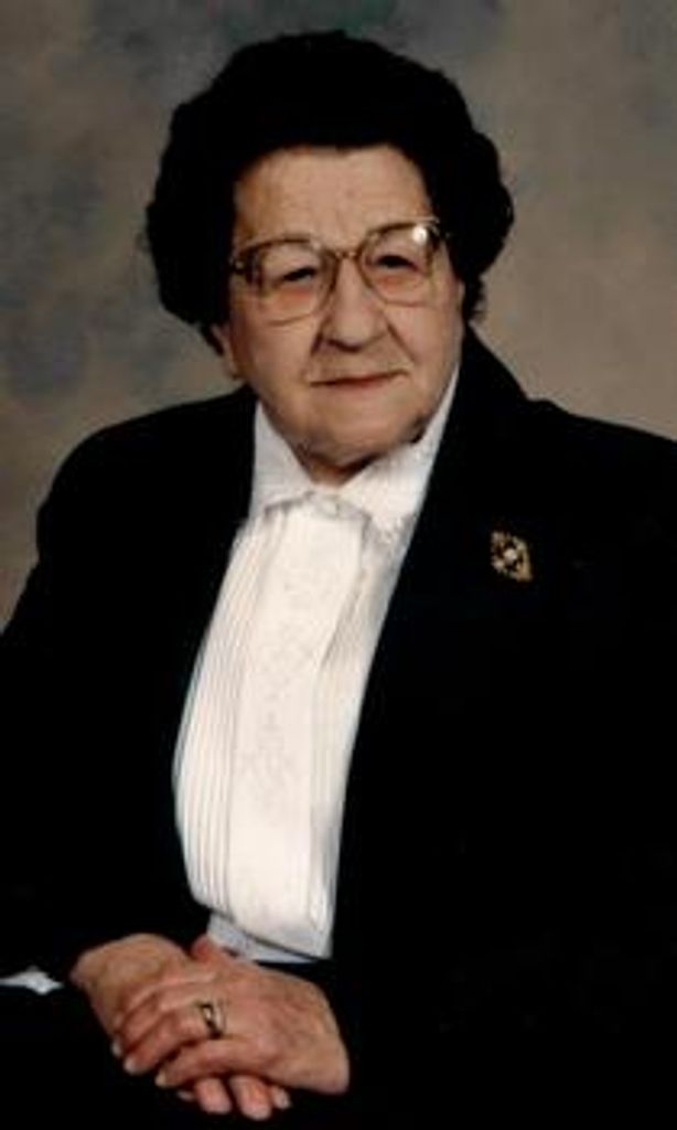Winifred "Winnie" (Woolsoncroft) Becker